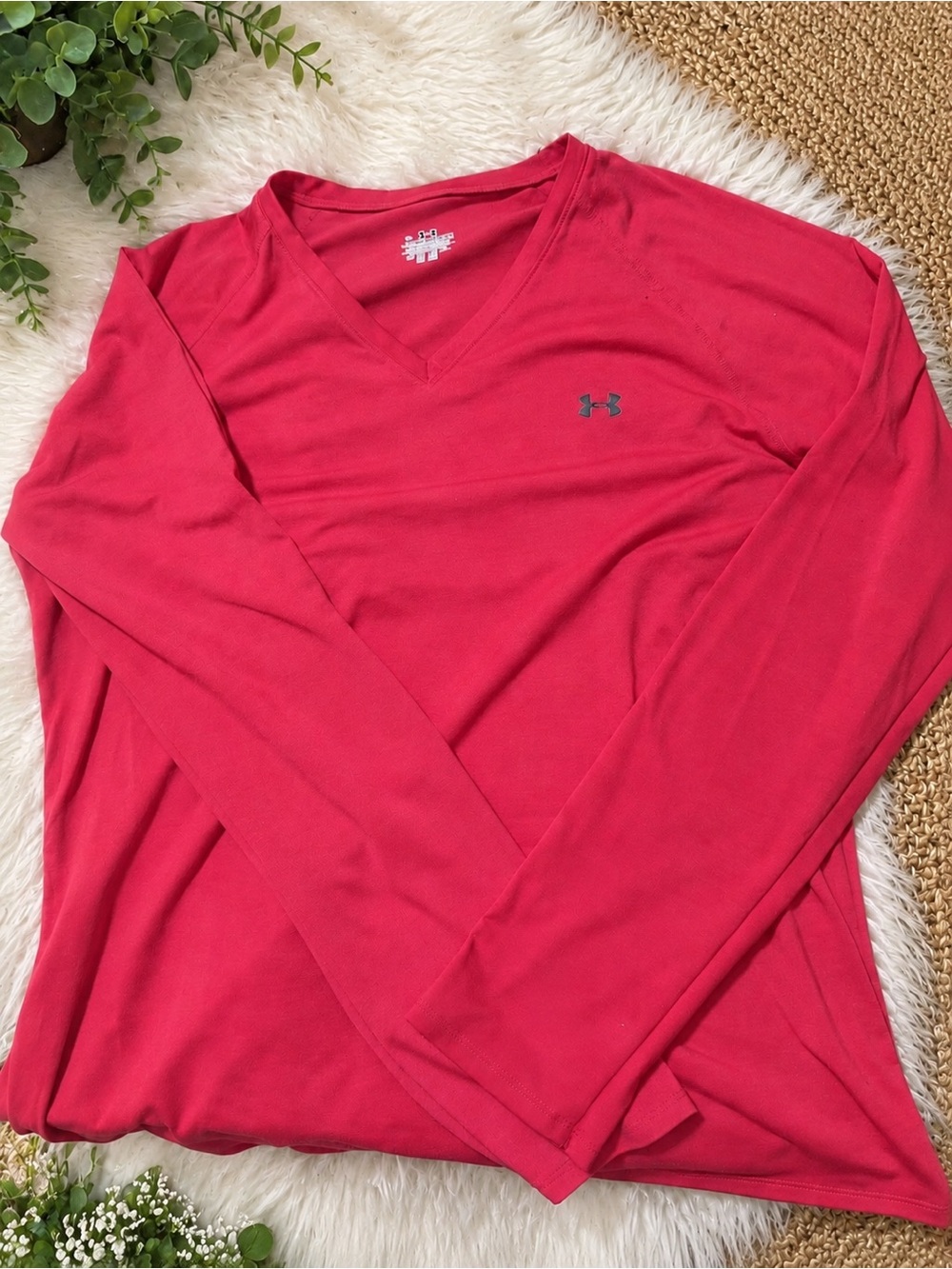 Under Armour Men’s Red V-Neck Long-Sleeve Performance Tee